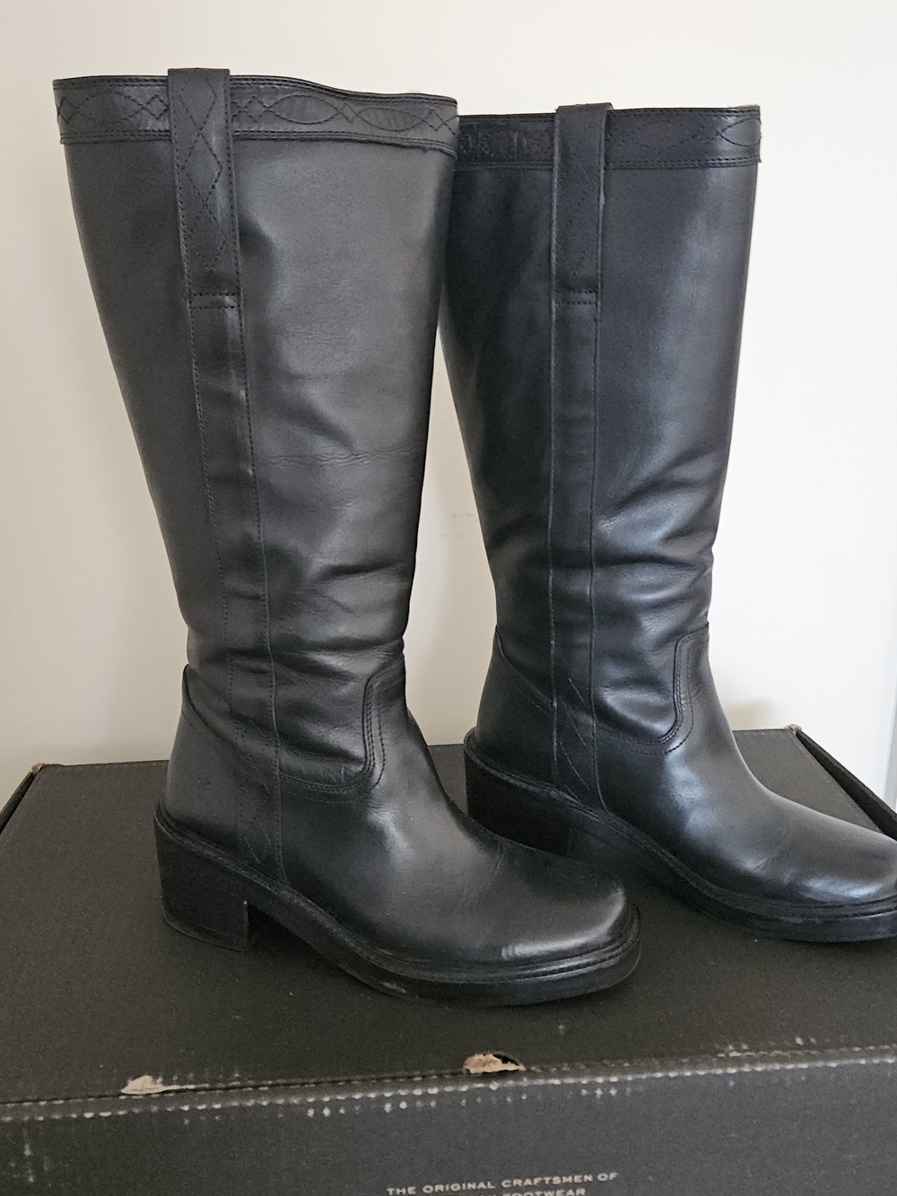 FRYE Kate Pull On Black Leather Knee High Riding Boots Wide Calf Women’s 7M - Picture 2 of 16